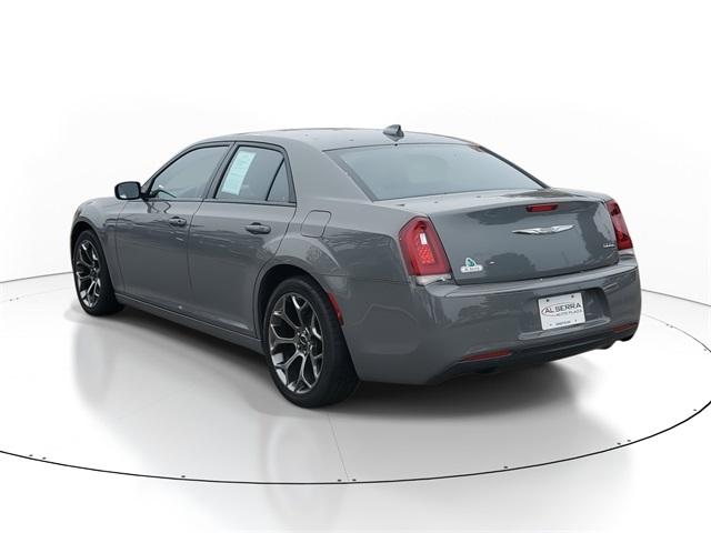 2018 Chrysler 300 Vehicle Photo in GRAND BLANC, MI 48439-8139