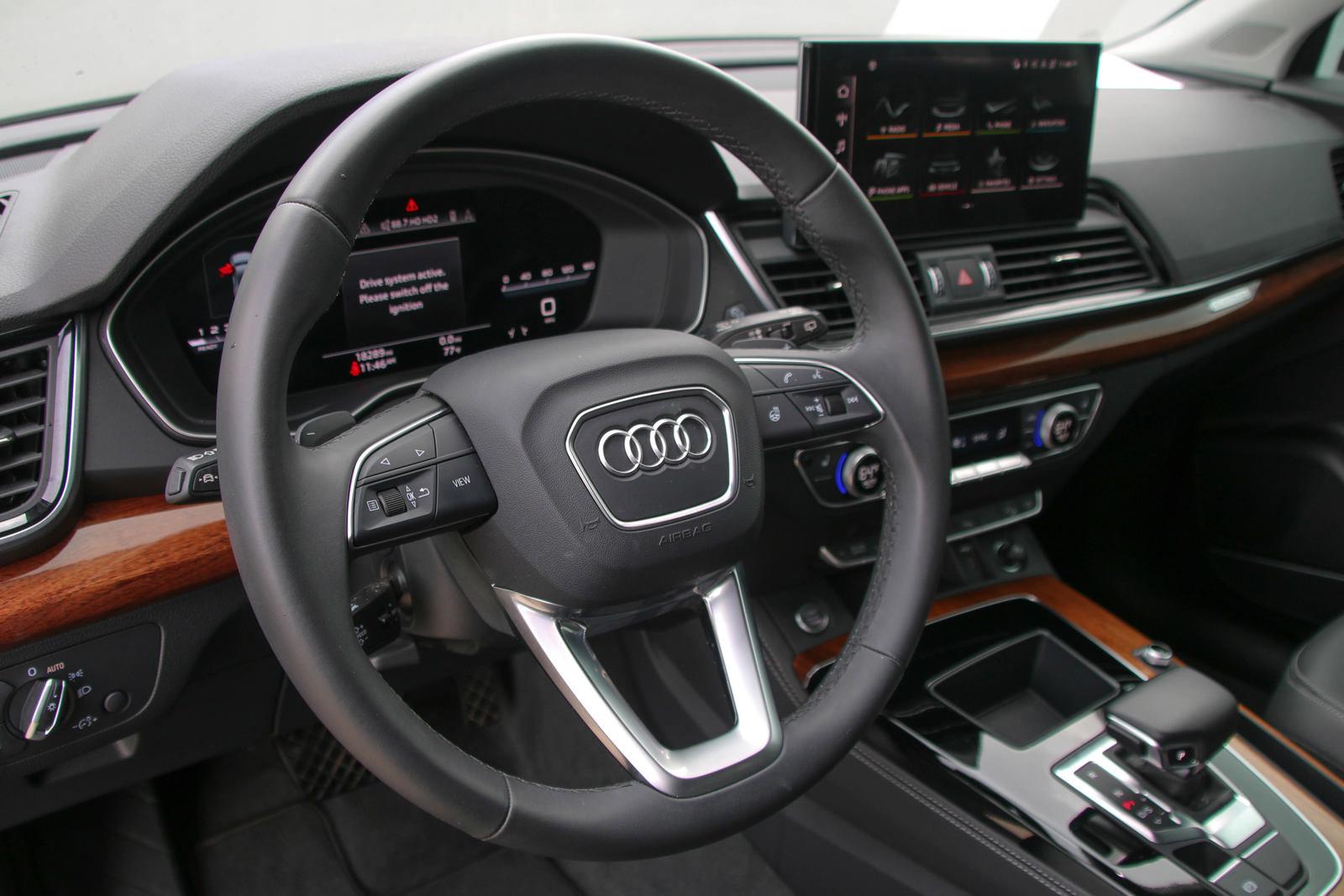 2023 Audi Q5 Vehicle Photo in SUGAR LAND, TX 77478