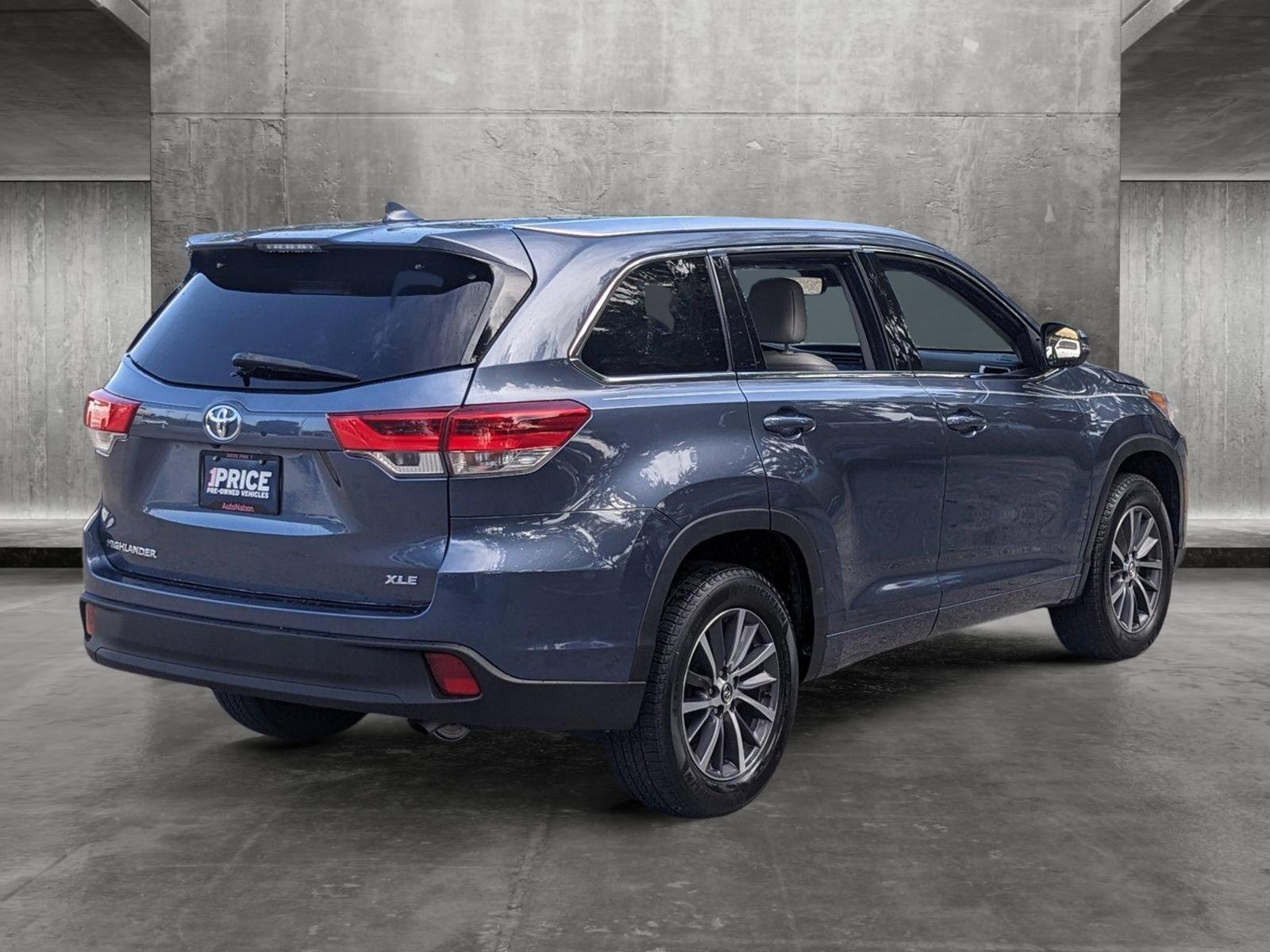 2018 Toyota Highlander Vehicle Photo in Tampa, FL 33614