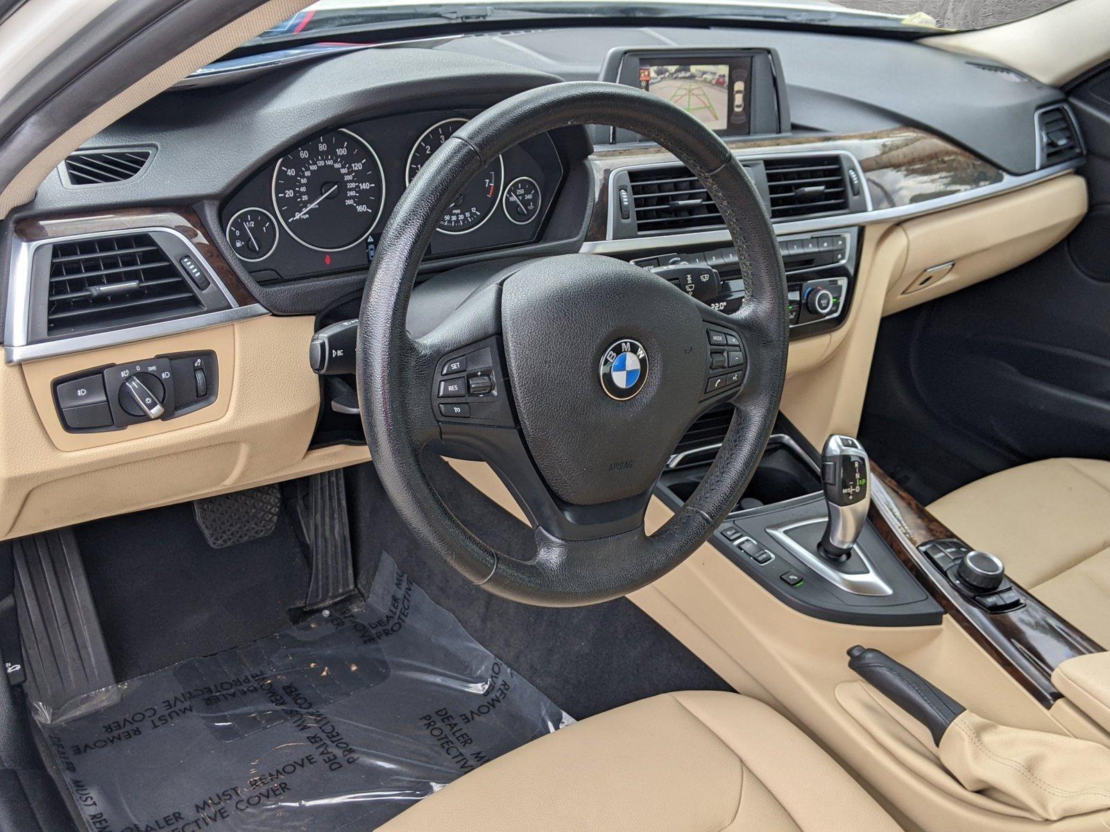 2017 BMW 320i Vehicle Photo in PEMBROKE PINES, FL 33024-6534