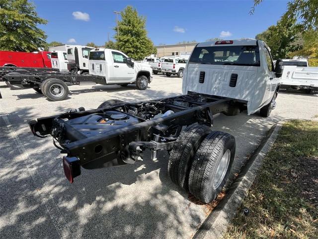 2024 Chevrolet Silverado 3500 HD Chassis Cab Vehicle Photo in ALCOA, TN 37701-3235