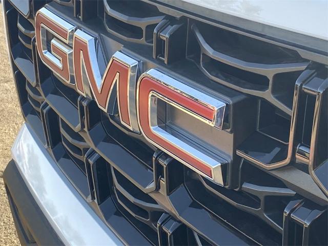 2024 GMC Canyon Vehicle Photo in GOODYEAR, AZ 85338-1310