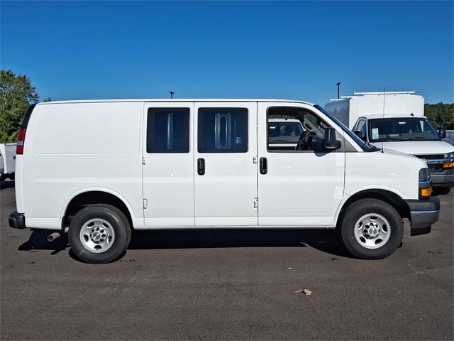 2024 Chevrolet Express Cargo 2500 Vehicle Photo in BERLIN, MD 21811-1121