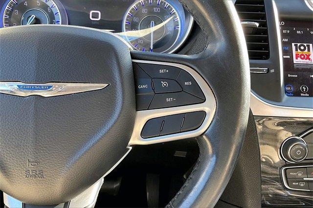 2019 Chrysler 300 Vehicle Photo in INDEPENDENCE, MO 64055-1314