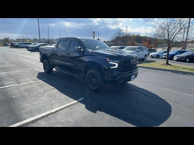 Used 2022 Chevrolet Silverado 1500 LT Trail Boss with VIN 3GCUDFED2NG595330 for sale in Fenton, MO