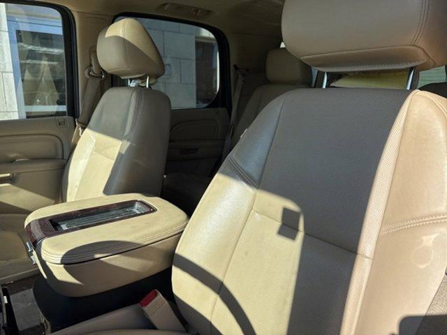 2012 Cadillac Escalade Vehicle Photo in TREVOSE, PA 19053-4984