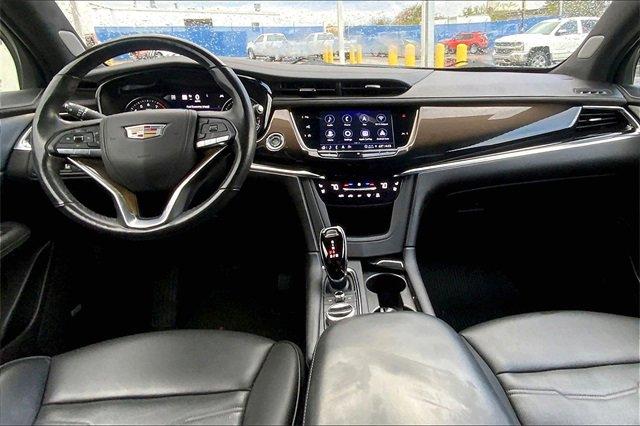 2021 Cadillac XT6 Vehicle Photo in TOPEKA, KS 66609-0000