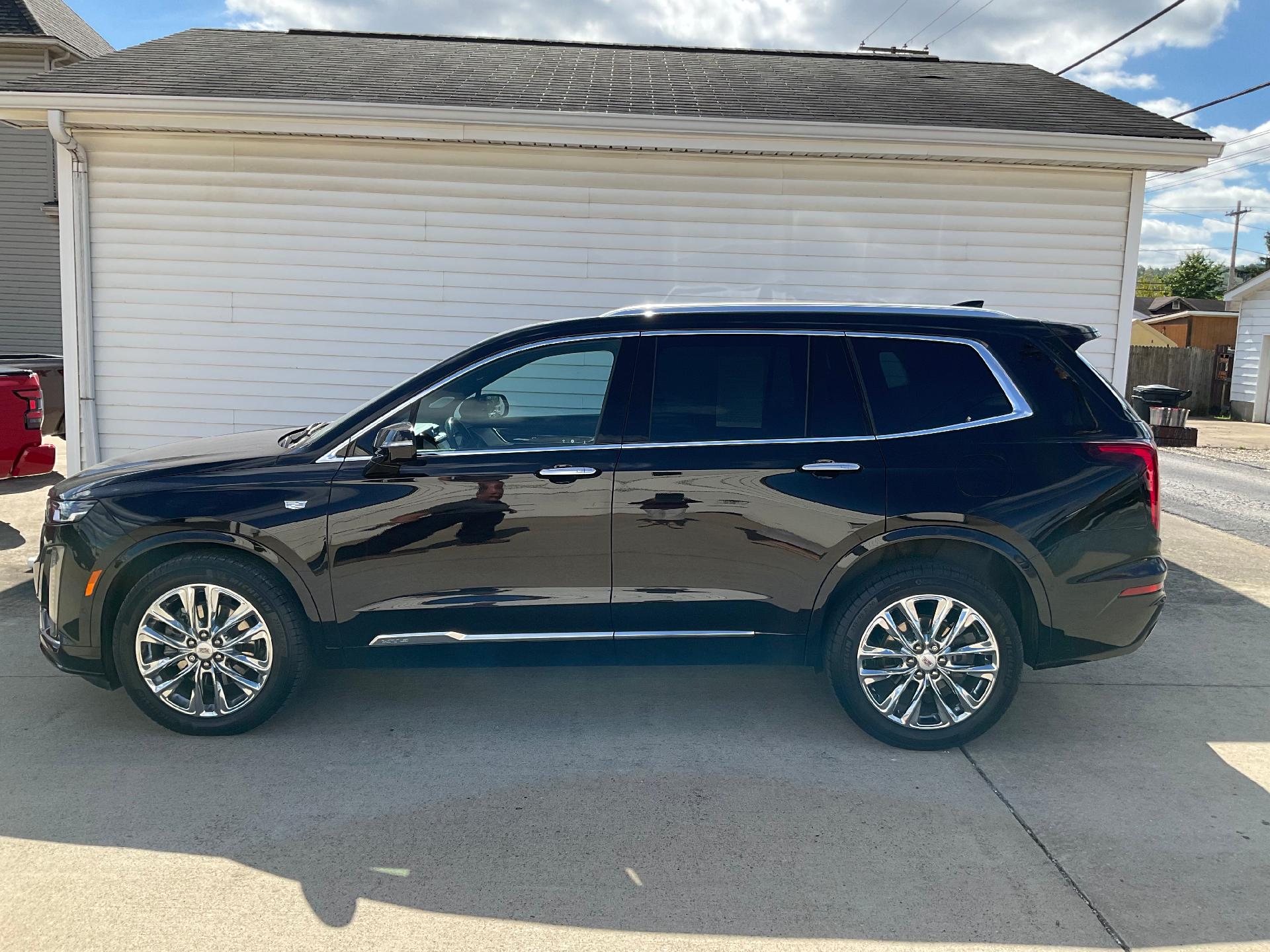 Used 2021 Cadillac XT6 Premium Luxury with VIN 1GYKPDRS6MZ207326 for sale in Bellaire, OH