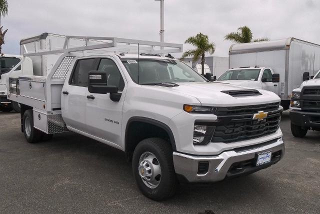 2024 Chevrolet Silverado 3500 HD CC Vehicle Photo in VENTURA, CA 93003-8585