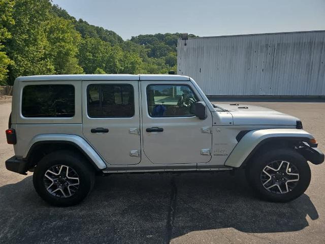 2024 Jeep Wrangler Vehicle Photo in GLENSHAW, PA 15116-1739