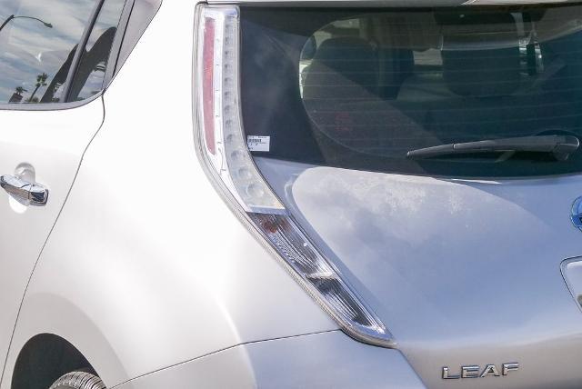 2011 Nissan LEAF Vehicle Photo in VENTURA, CA 93003-8585