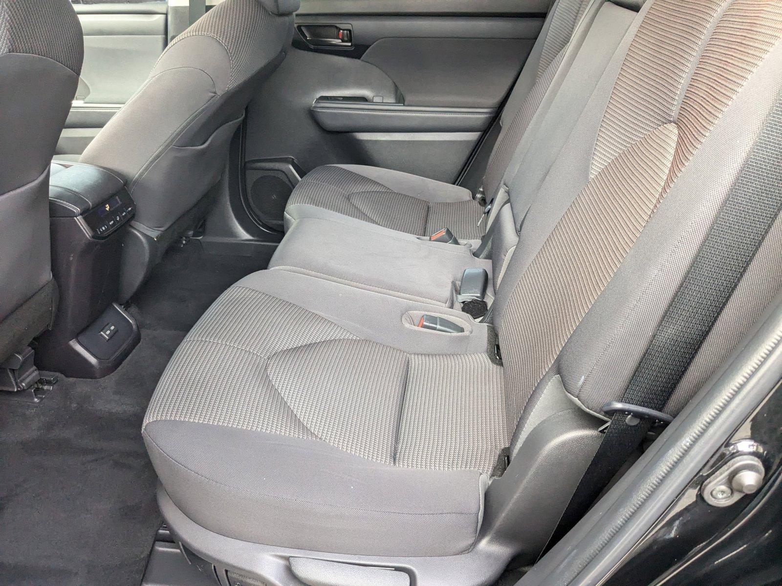 2022 Toyota Highlander Vehicle Photo in Miami, FL 33169