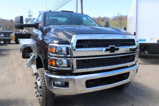 2023 Chevrolet Silverado 6500 HD Vehicle Photo in MONTICELLO, NY 12701-3853