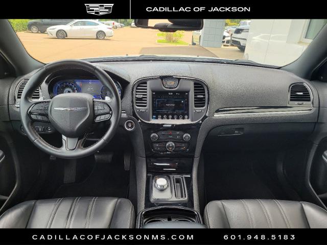 2022 Chrysler 300 Vehicle Photo in RIDGELAND, MS 39157-4406