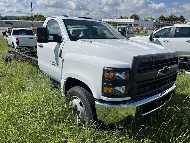 2023 Chevrolet Silverado 5500 HD Vehicle Photo in ALCOA, TN 37701-3235