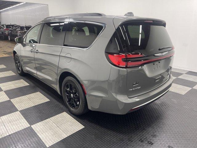 Used 2022 Chrysler Pacifica Touring L with VIN 2C4RC1BG6NR141845 for sale in Seymour, IN