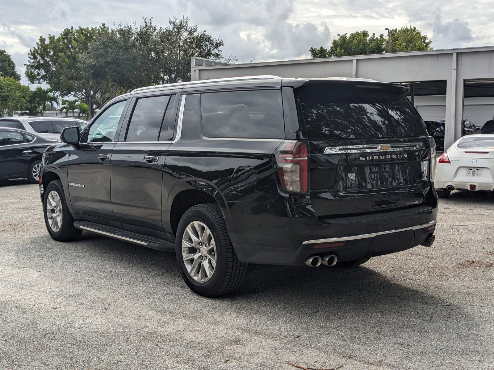 2021 Chevrolet Suburban Vehicle Photo in GREENACRES, FL 33463-3207