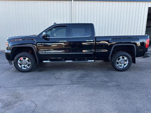 Used 2018 GMC Sierra 3500 Denali HD Denali with VIN 1GT42YEY6JF196226 for sale in Scott City, KS