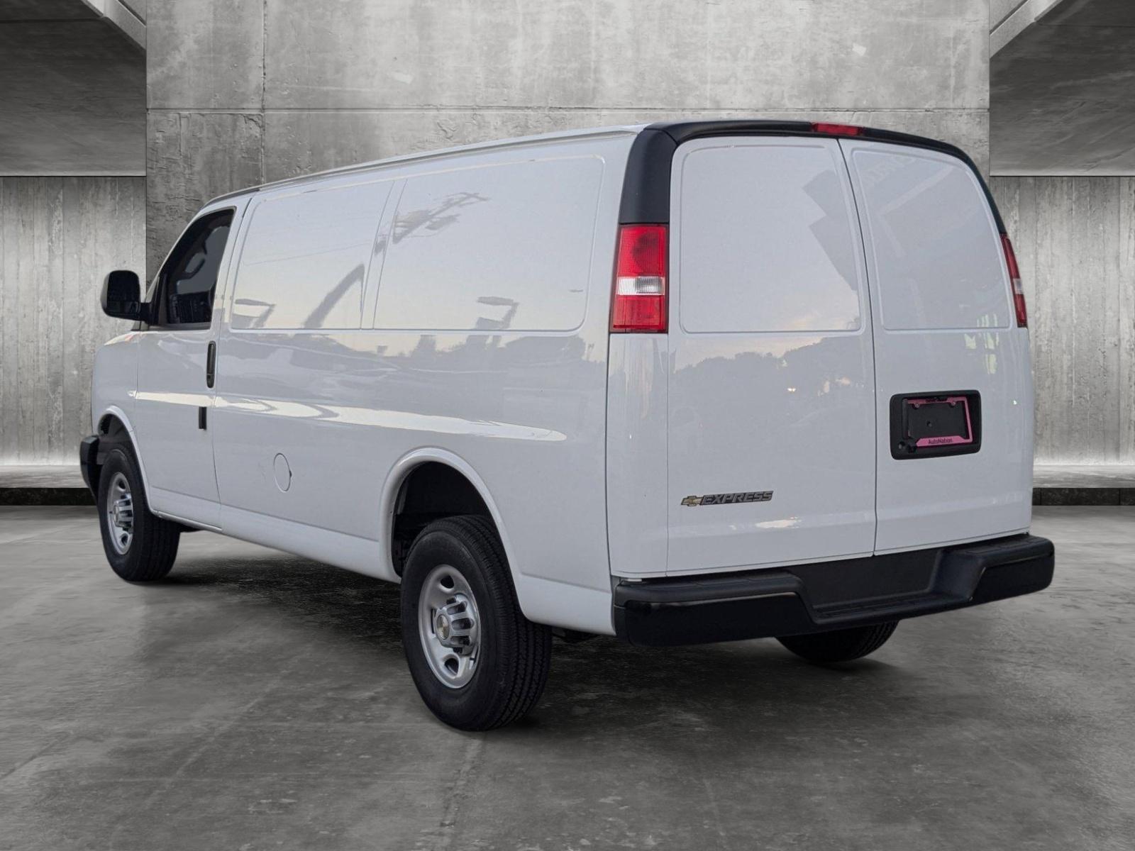 2024 Chevrolet Express Cargo 2500 Vehicle Photo in MIAMI, FL 33134-2699