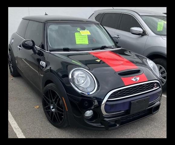 2015 MINI Cooper S Hardtop Vehicle Photo in Green Bay, WI 54304