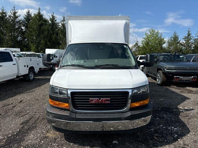 2024 GMC Savana Cutaway 3500 Vehicle Photo in MEDINA, OH 44256-9631