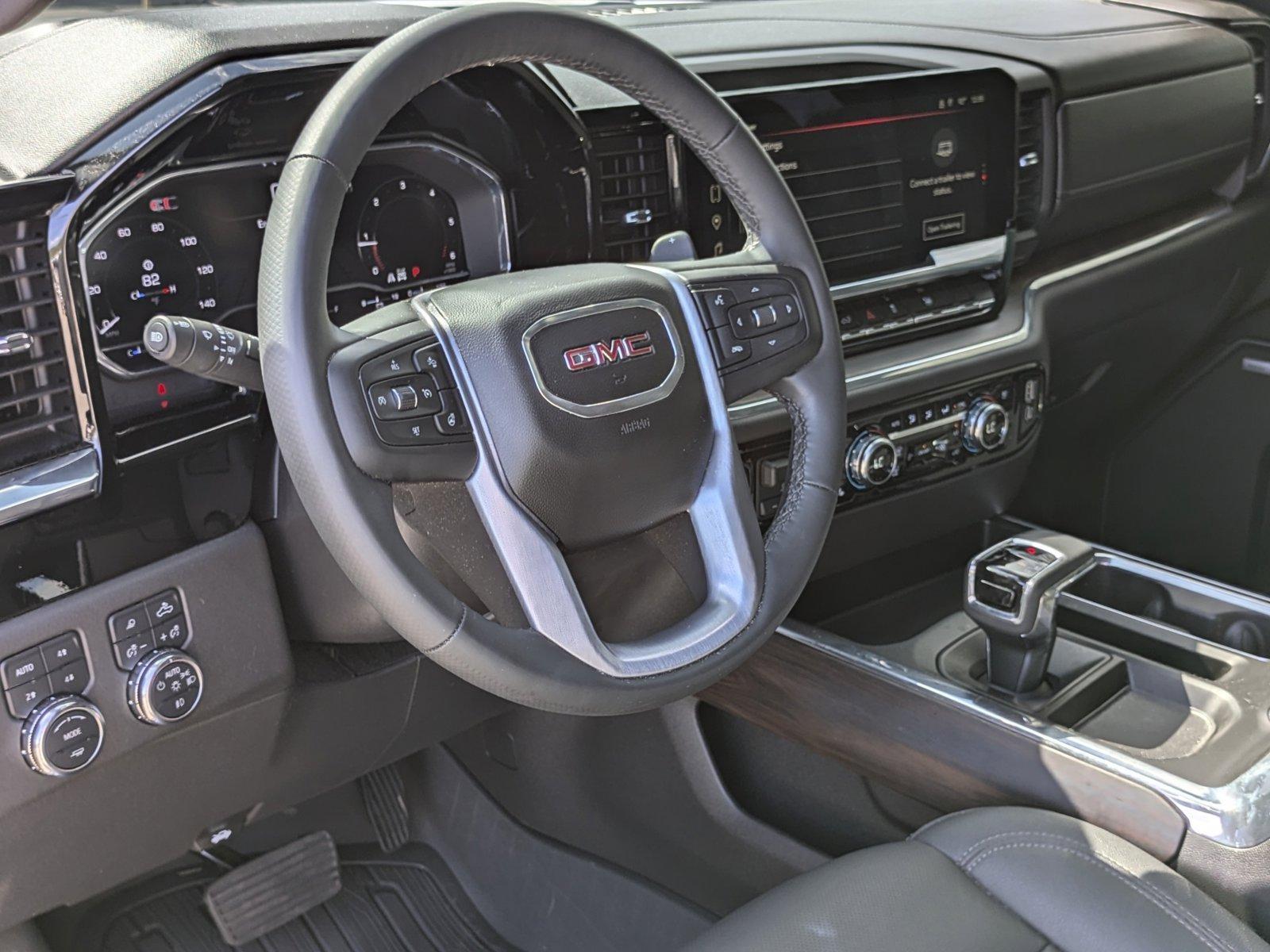 2024 GMC Sierra 1500 Vehicle Photo in St. Petersburg, FL 33713