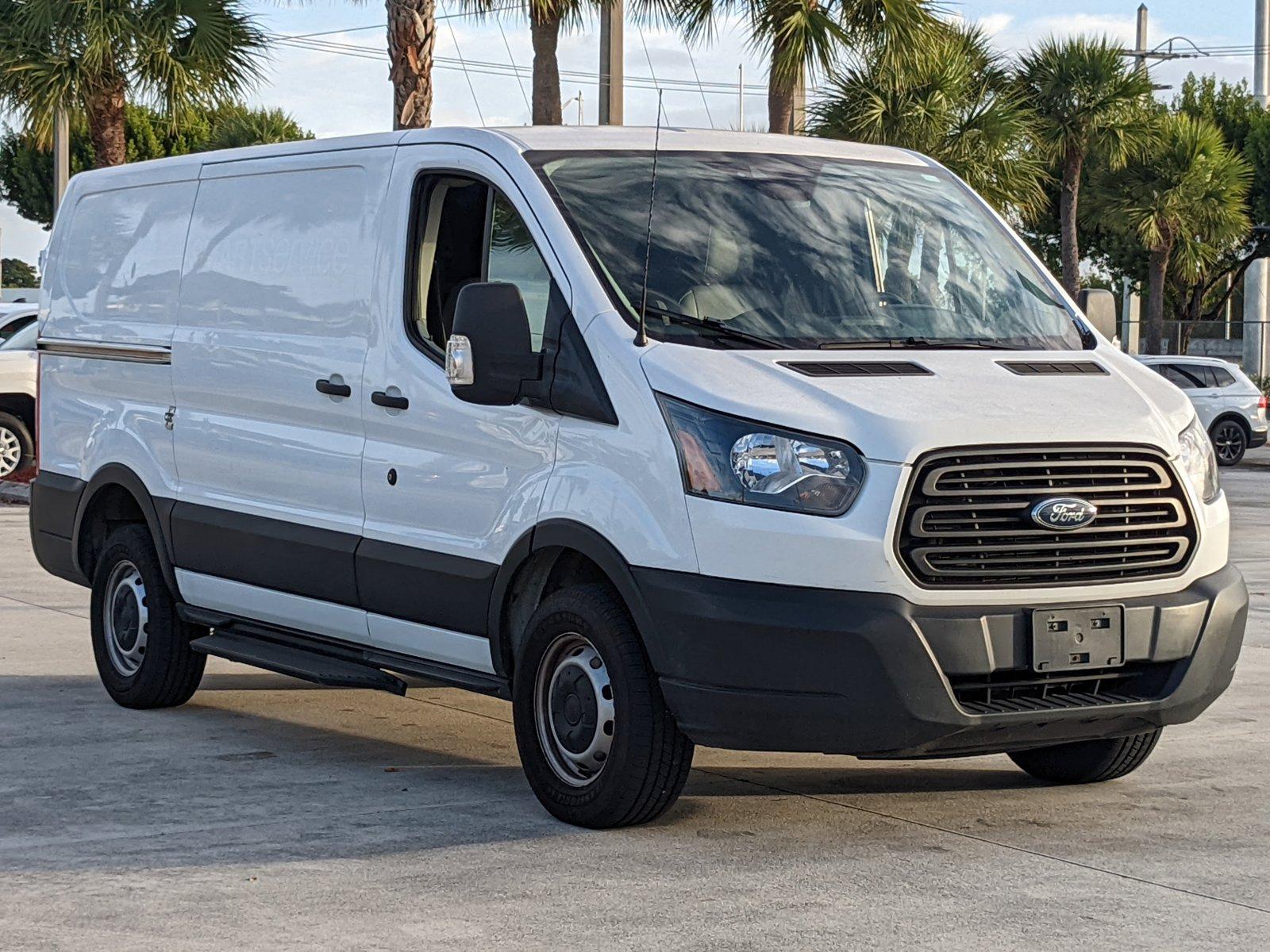 2019 Ford Transit Van Vehicle Photo in Davie, FL 33331