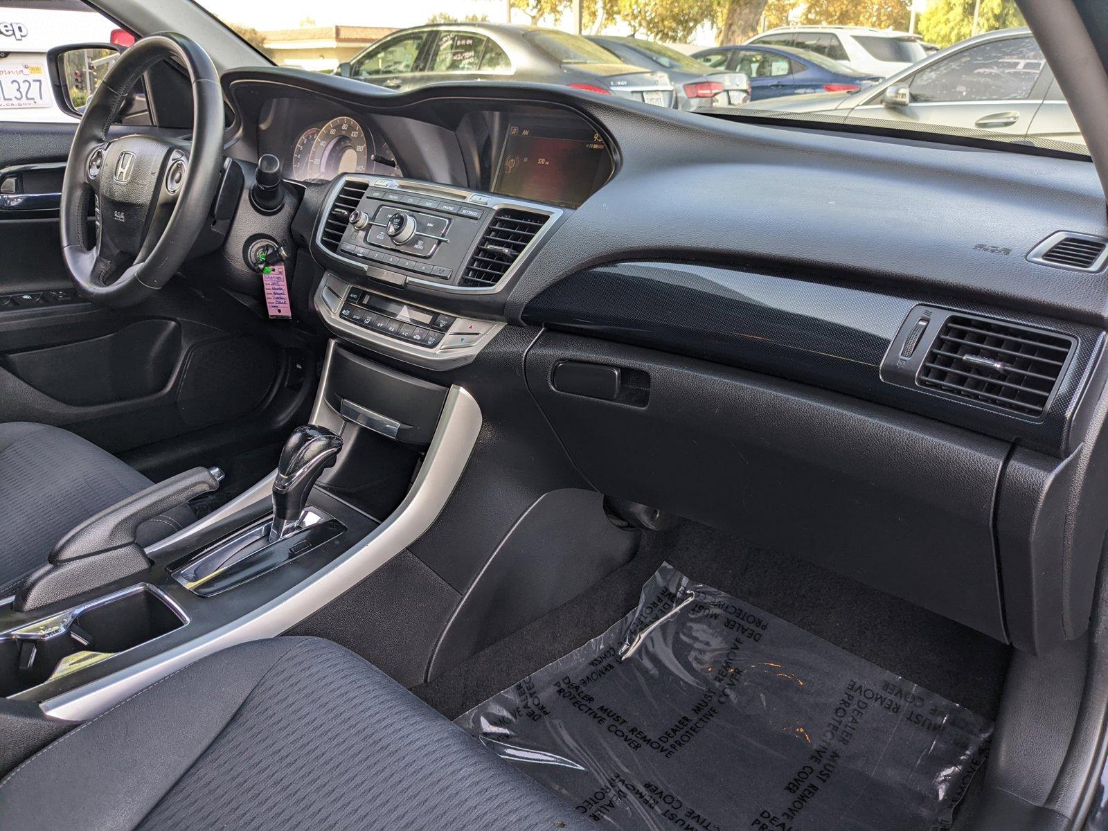 2015 Honda Accord Sedan Vehicle Photo in VALENCIA, CA 91355-1705