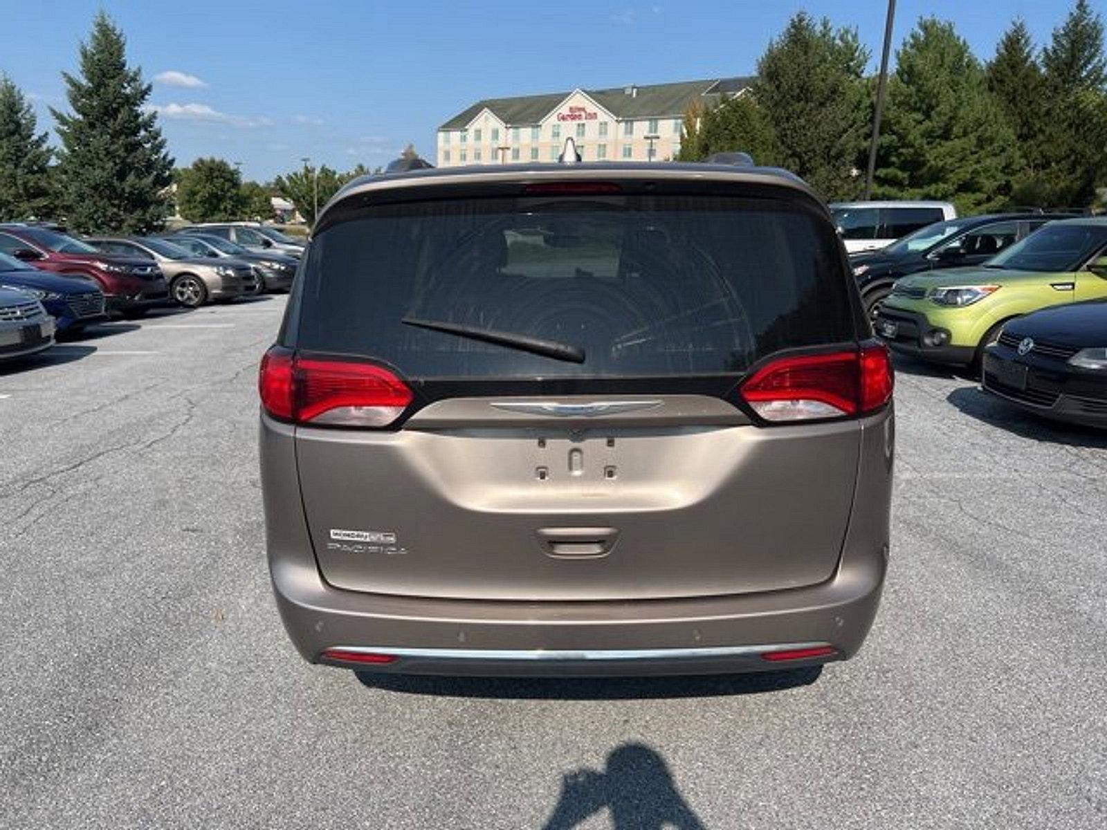 2018 Chrysler Pacifica Vehicle Photo in Harrisburg, PA 17111