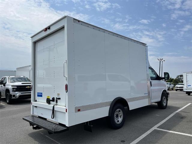 2024 Chevrolet Express Cutaway 3500 Vehicle Photo in ALCOA, TN 37701-3235