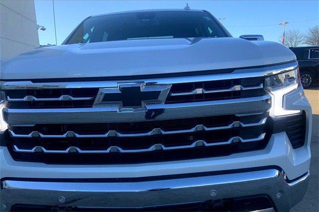 2024 Chevrolet Silverado 1500 Vehicle Photo in TOPEKA, KS 66609-0000