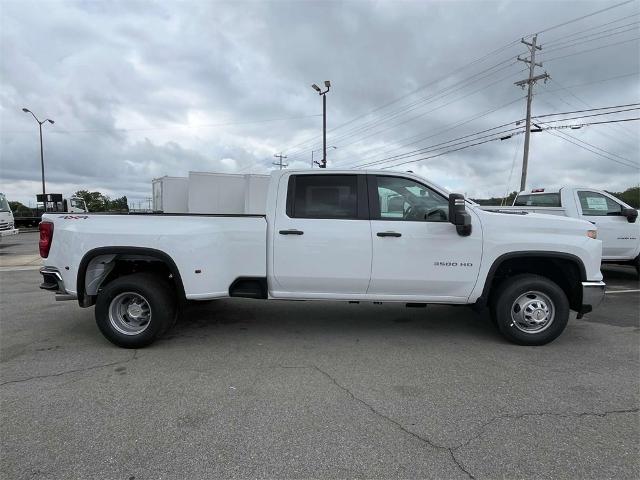 2024 Chevrolet Silverado 3500 HD Vehicle Photo in ALCOA, TN 37701-3235