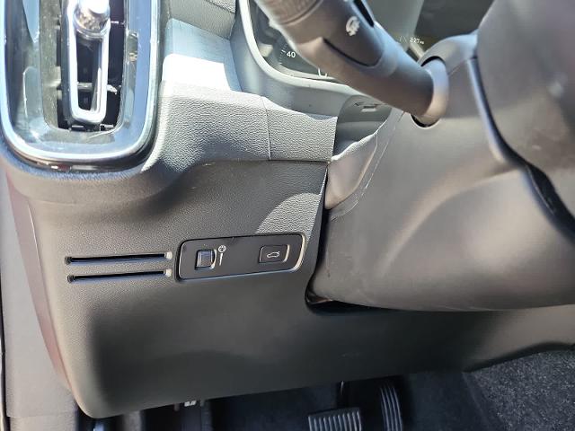 2021 Volvo XC40 Vehicle Photo in SAN ANGELO, TX 76903-5798