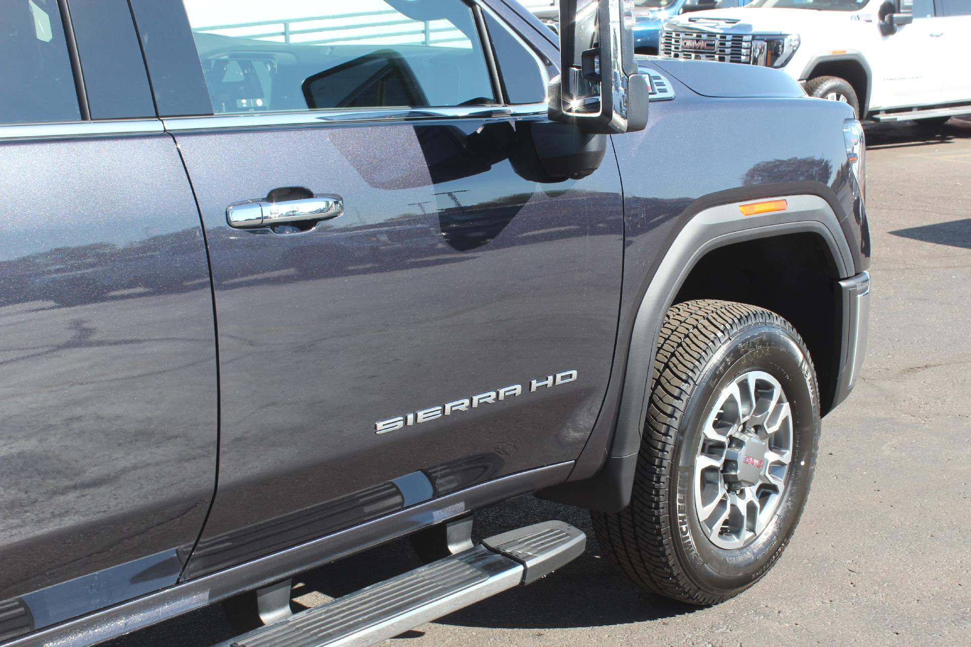 2025 GMC Sierra 2500 HD Vehicle Photo in AURORA, CO 80012-4011