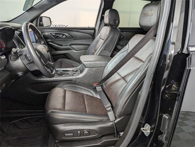 2022 Chevrolet Traverse Vehicle Photo in ENGLEWOOD, CO 80113-6708