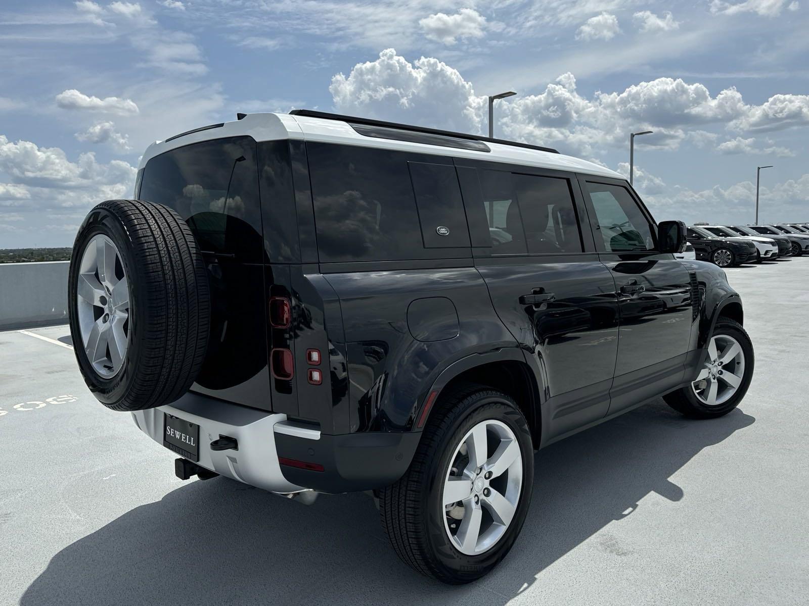 2024 Defender Vehicle Photo in AUSTIN, TX 78717