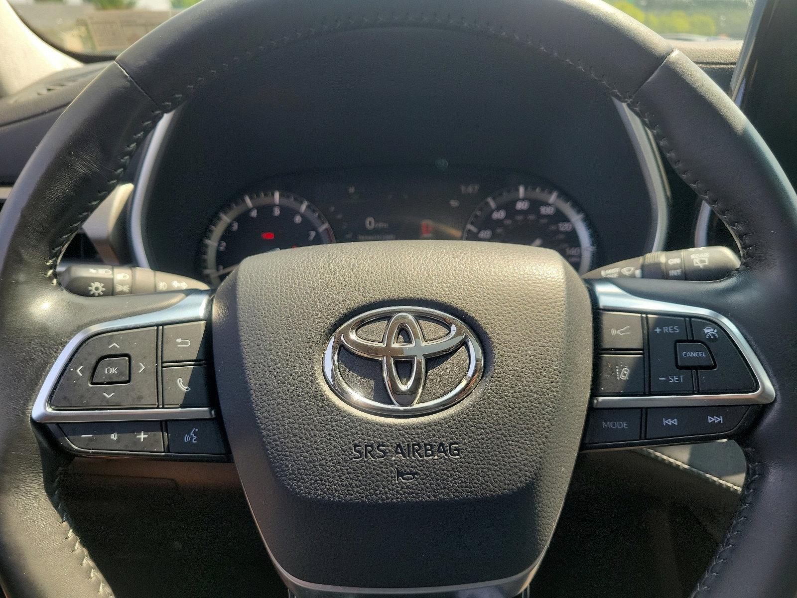 2021 Toyota Highlander Vehicle Photo in Trevose, PA 19053