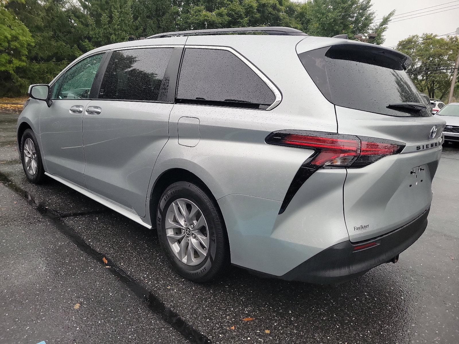 2022 Toyota Sienna Vehicle Photo in BETHLEHEM, PA 18017