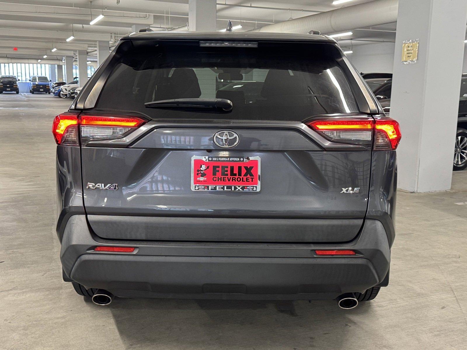 2019 Toyota RAV4 Vehicle Photo in LOS ANGELES, CA 90007-3794