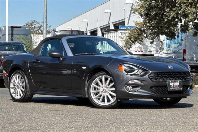 2018 FIAT 124 Spider Vehicle Photo in ELK GROVE, CA 95757-8703