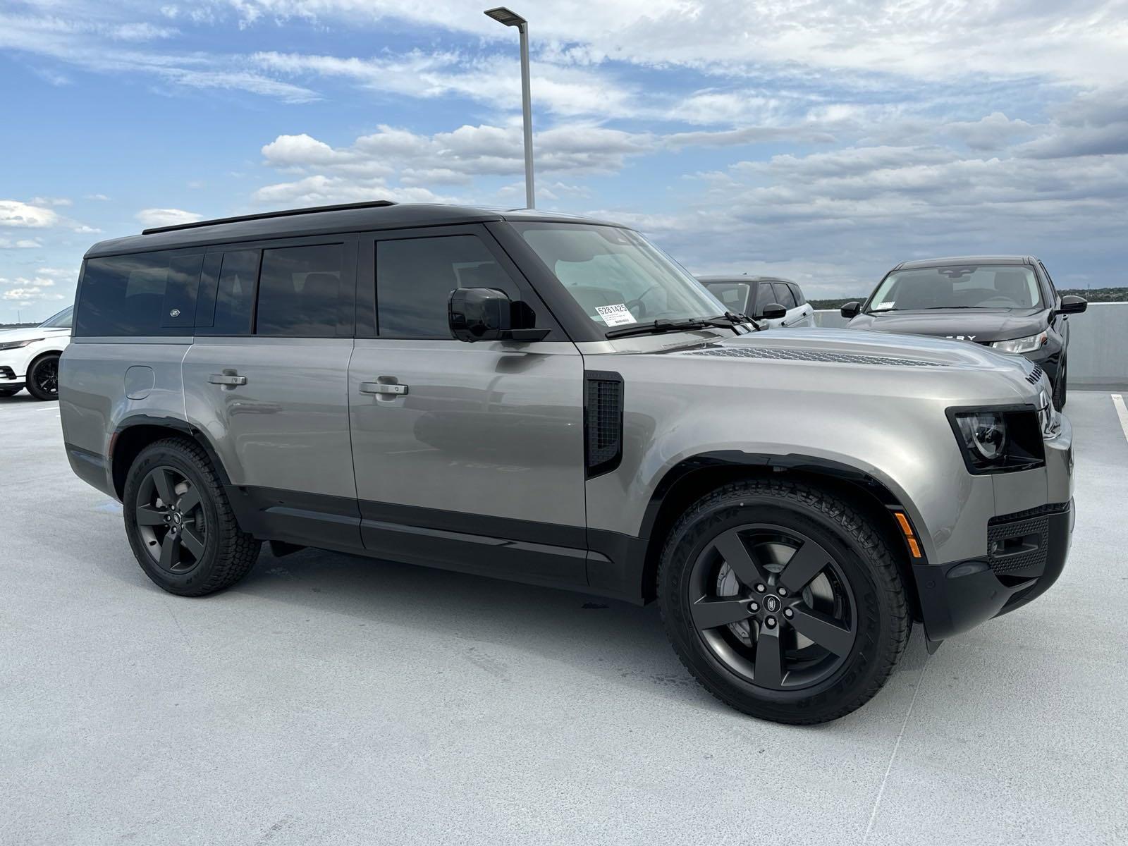 2024 Defender Vehicle Photo in AUSTIN, TX 78717