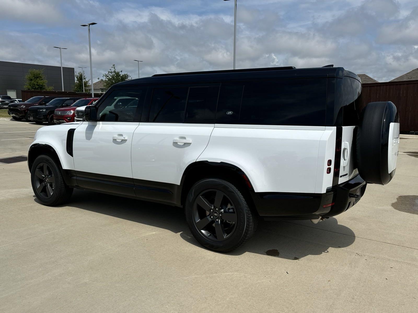 2024 Defender Vehicle Photo in AUSTIN, TX 78717