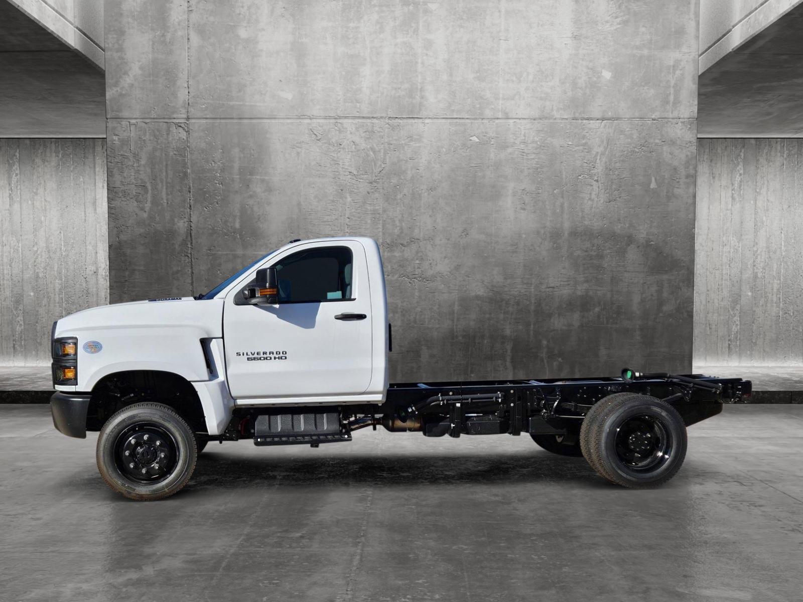 2024 Chevrolet Silverado 5500 HD Vehicle Photo in AMARILLO, TX 79103-4111