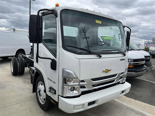 2024 Chevrolet Low Cab Forward 4500 Vehicle Photo in ALCOA, TN 37701-3235