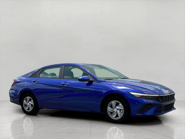 2024 Hyundai ELANTRA Vehicle Photo in Green Bay, WI 54304