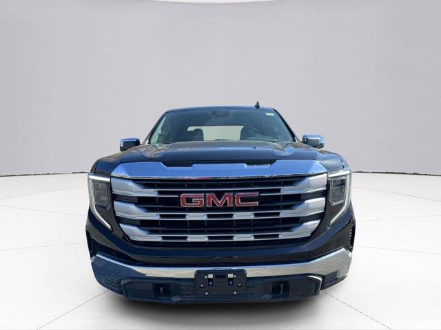 2024 GMC Sierra 1500 Vehicle Photo in LEOMINSTER, MA 01453-2952