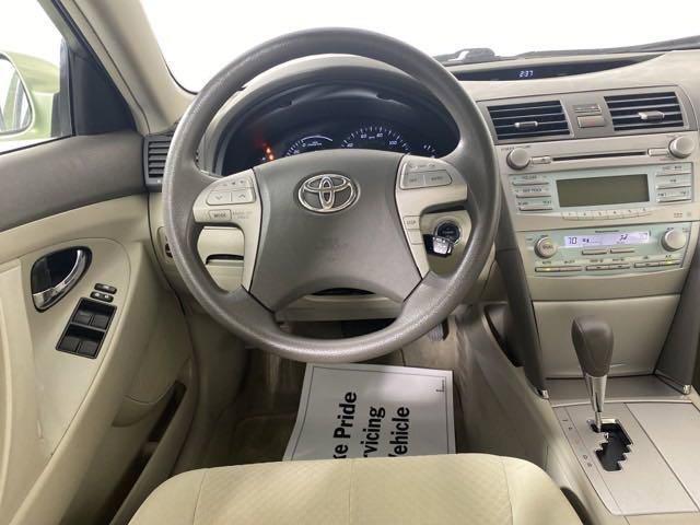 2009 Toyota Camry Hybrid Vehicle Photo in MEDINA, OH 44256-9001