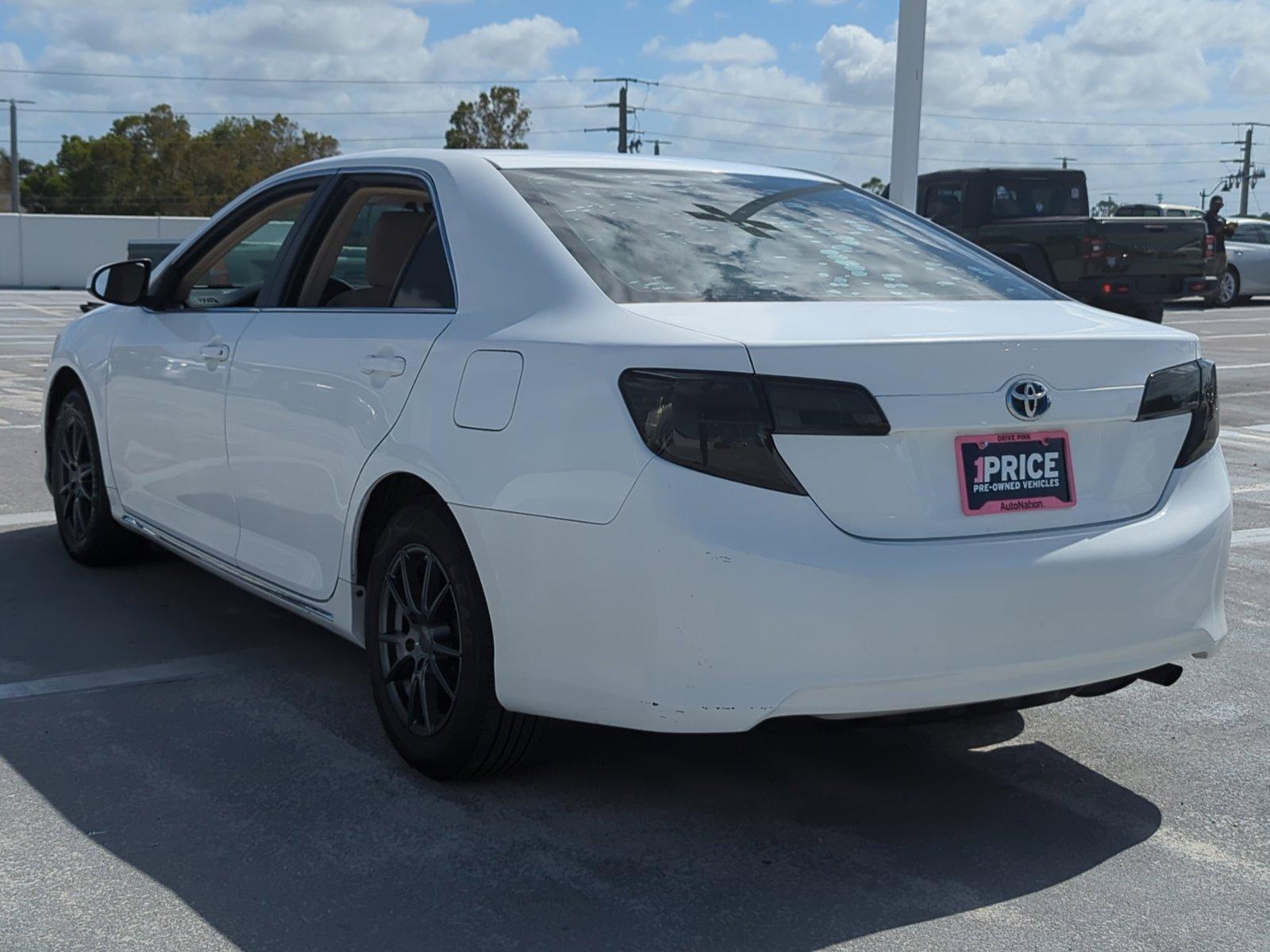 2013 Toyota Camry Hybrid Vehicle Photo in Ft. Myers, FL 33907