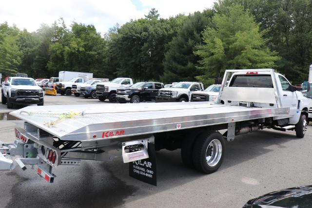 2024 Chevrolet Silverado 5500 HD Vehicle Photo in MONTICELLO, NY 12701-3853