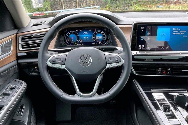 2024 Volkswagen Atlas Vehicle Photo in INDEPENDENCE, MO 64055-1314